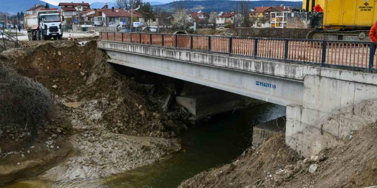 Köprü Yapımında Çalışmalar Büyük Ölçüde Tamamlandı