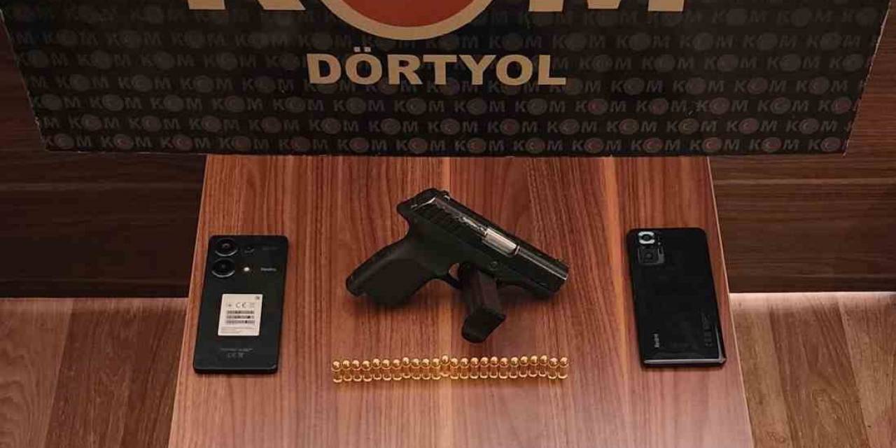 Hatay’da Gümrük Kaçağı Cep Telefonu Ve Silah Ele Geçirildi