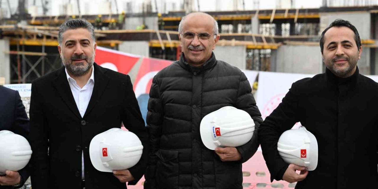 Malatya Çarşı Merkezinde İnşaatlar Yükseliyor, Umutlar Yeniden Yeşeriyor