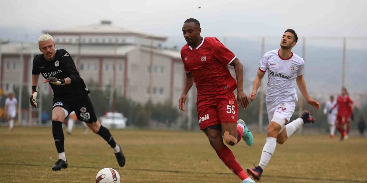 Sivasspor, Hazırlık Maçında Tokat Belediye Plevnespor’u 6-1 Yendi