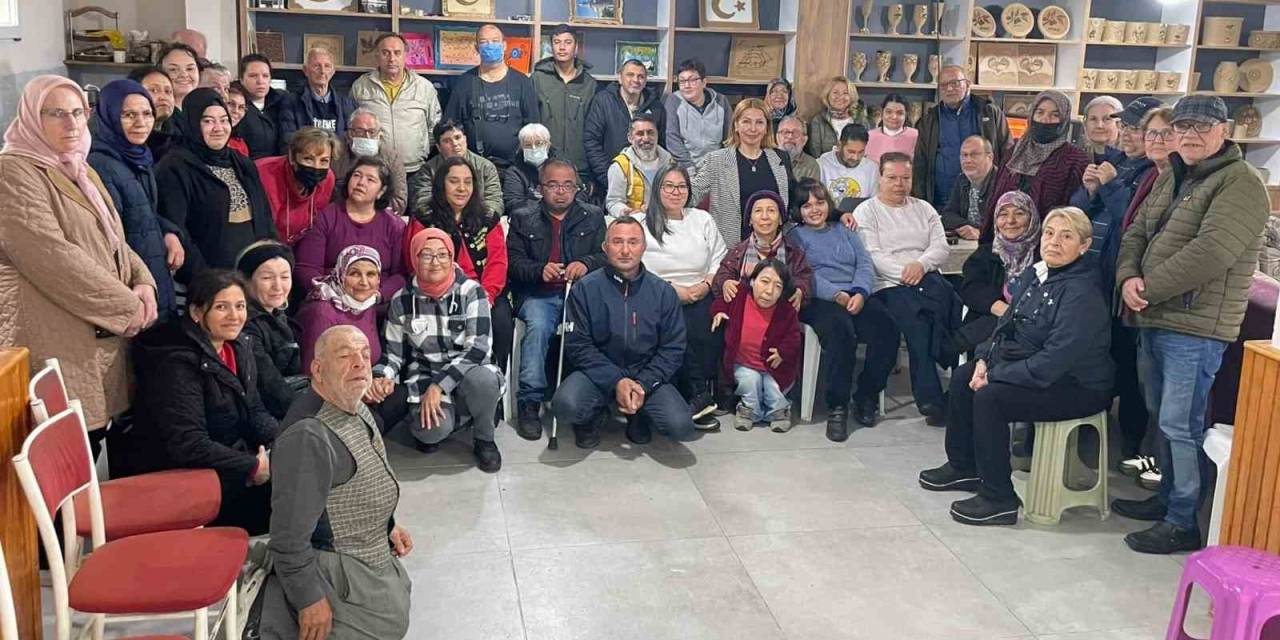 Ayvalıklı Engellilerden Başkan Özlemiş’e Güvenoyu