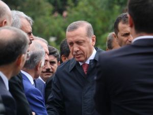 Cumhurbaşkanı Erdoğan, Eşinin Amcasının Cenazesine Katıldı