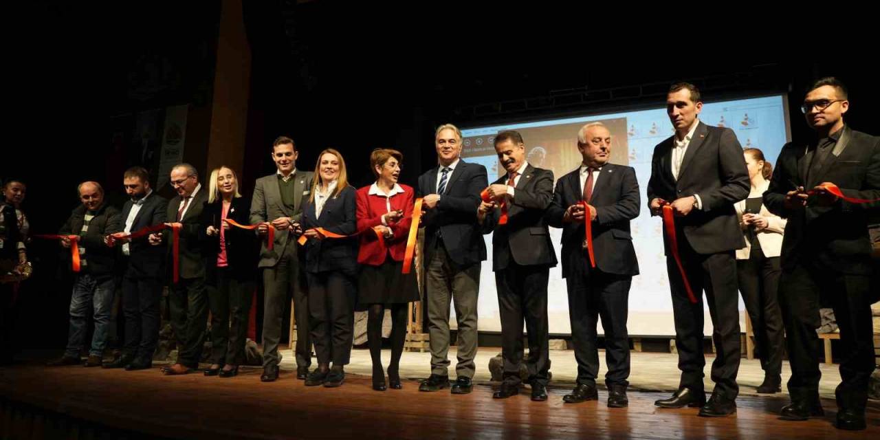 Ata Sahne Sanat Merkezi, ‘Dünya Tiyatrolar Günü’nde Kapılarını Açtı