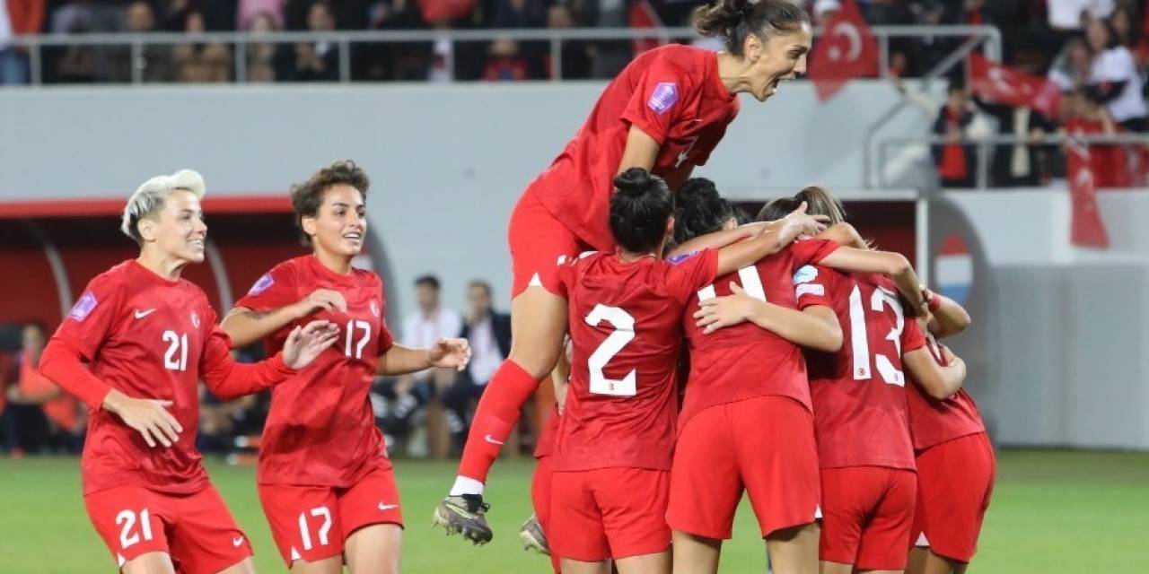 A Milli Kadın Futbol Takımı’nın, İsviçre Ve Macaristan Maçlarının Kadrosu Açıklandı