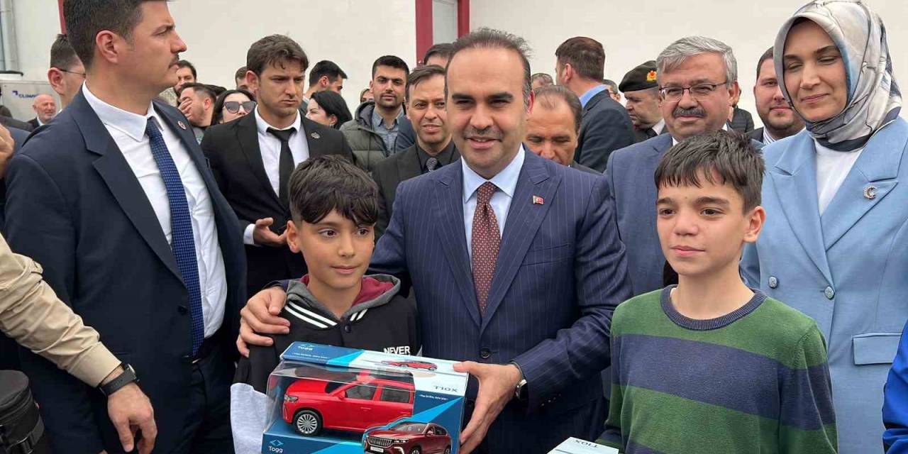 Bakan Kacır’a "Sen Alper Misin" Sorusu