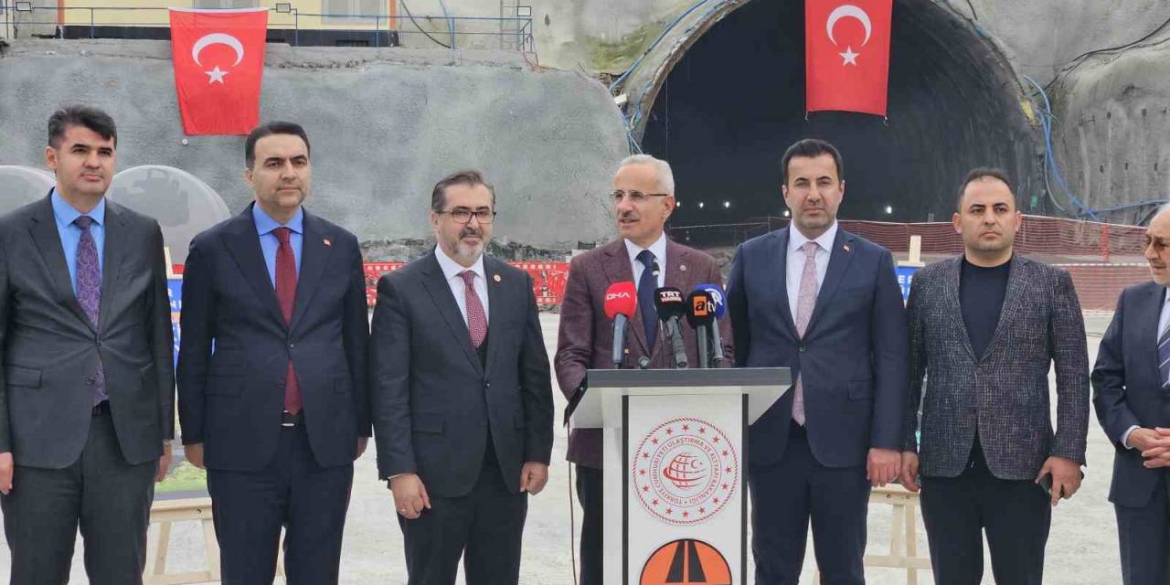 Ulaştırma Ve Altyapı Bakanı Uraloğlu: "Kilyos Tüneli, 2026 Yılı Sonunda Hizmete Açılacak"