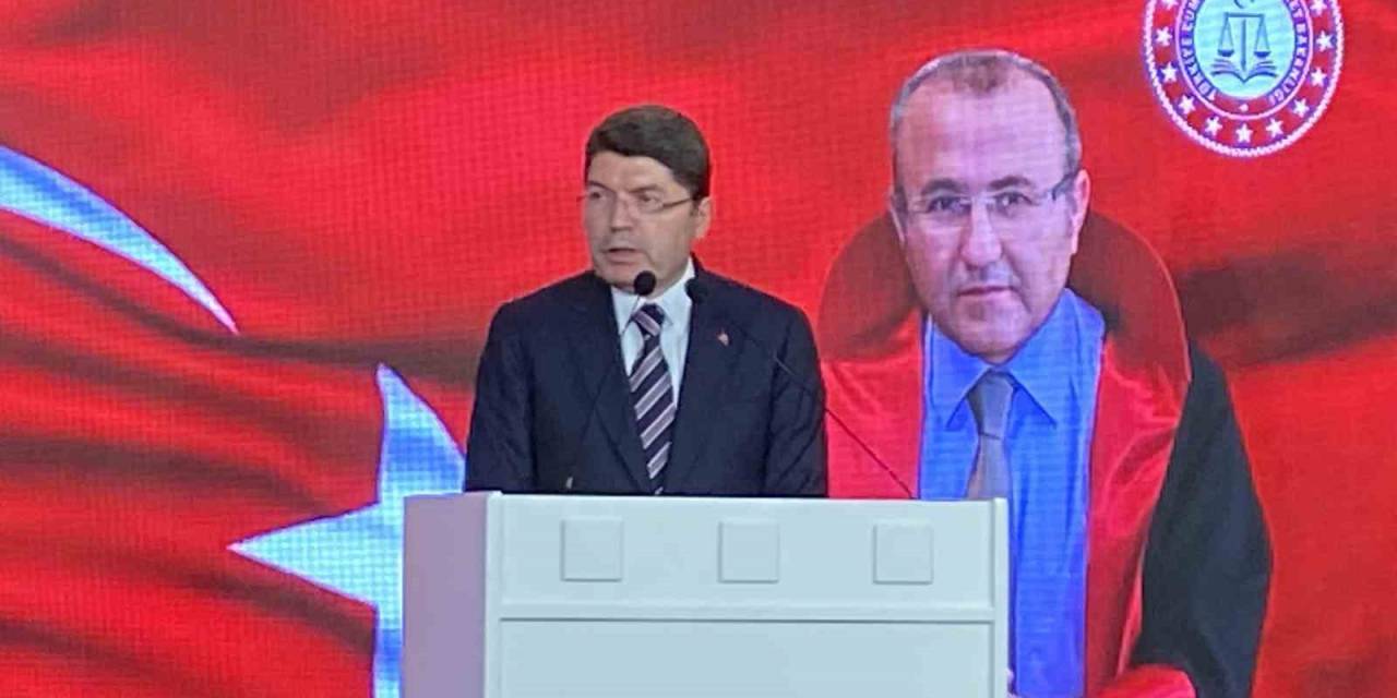Bakan Tunç: "Mehmet Selim Kiraz’a Sıkılan Kurşun Türkiye’ye Sıkılan Kurşundu, Adalete, Hukuka Sıkılan Kurşundu"
