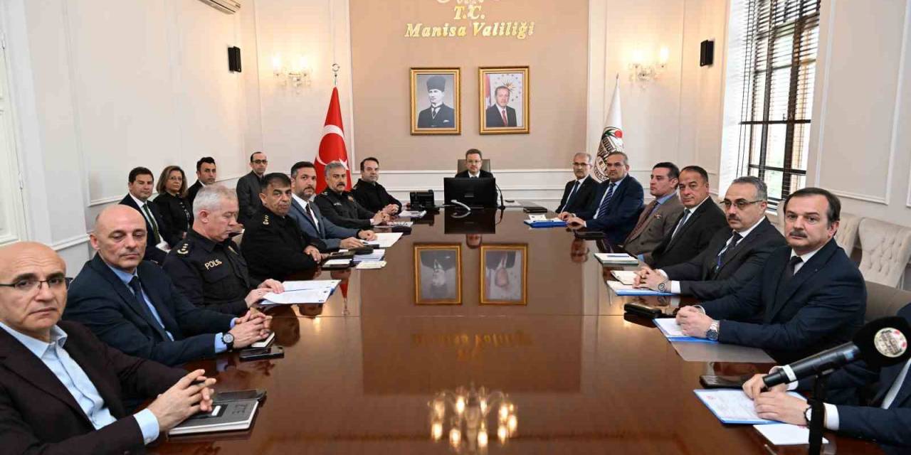Manisa’da Vali Ünlü Başkanlığında Seçim Güvenliği Toplantısı Yapıldı