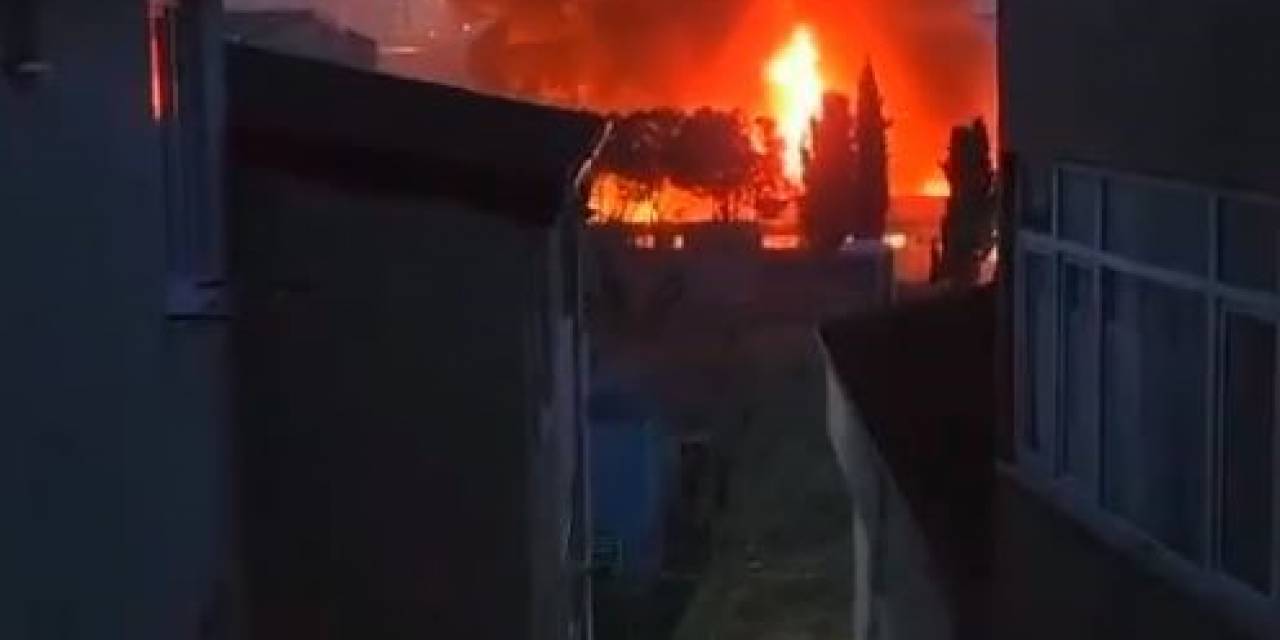 Küçükçekmece’de Fabrikadan Alevler Yükseldi: Faciadan Dönüldü