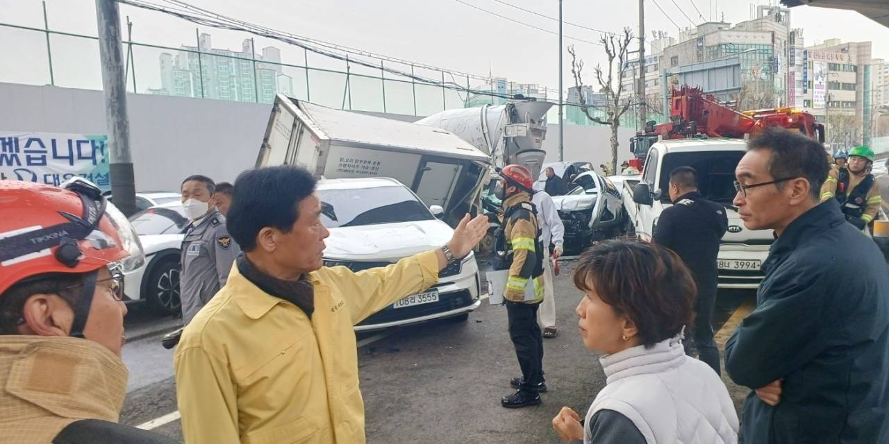 Güney Kore’de 13 Araç Zincirleme Kazaya Karıştı: 17 Yaralı