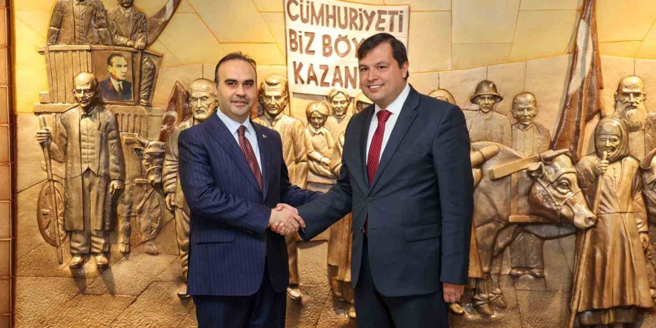 Başkan Çakın, Uşak’taki Çalışmaları Bakan Kacır İle Paylaştı