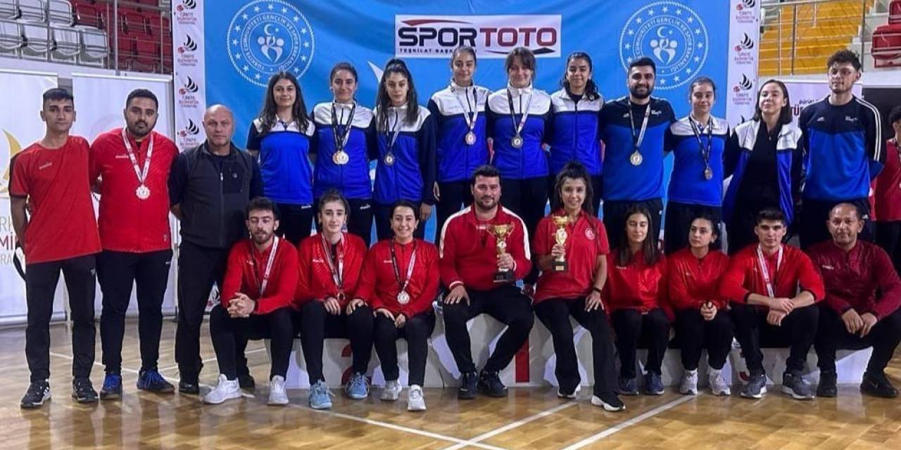 Erzincanlı Sporcular Başarıdan Başarıya Koşuyor