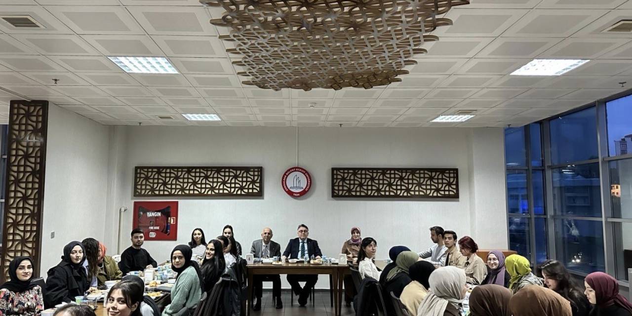 Rektör Özölçer, Orucunu Medem Üyeleriyle Birlikte Açtı