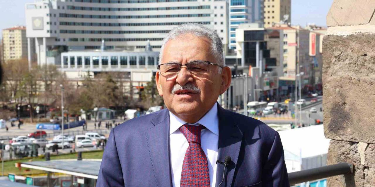 Başkan Büyükkılıç Vatandaşla Buluştu, Kale Surlarından Kayseri’ye Mesaj Verdi