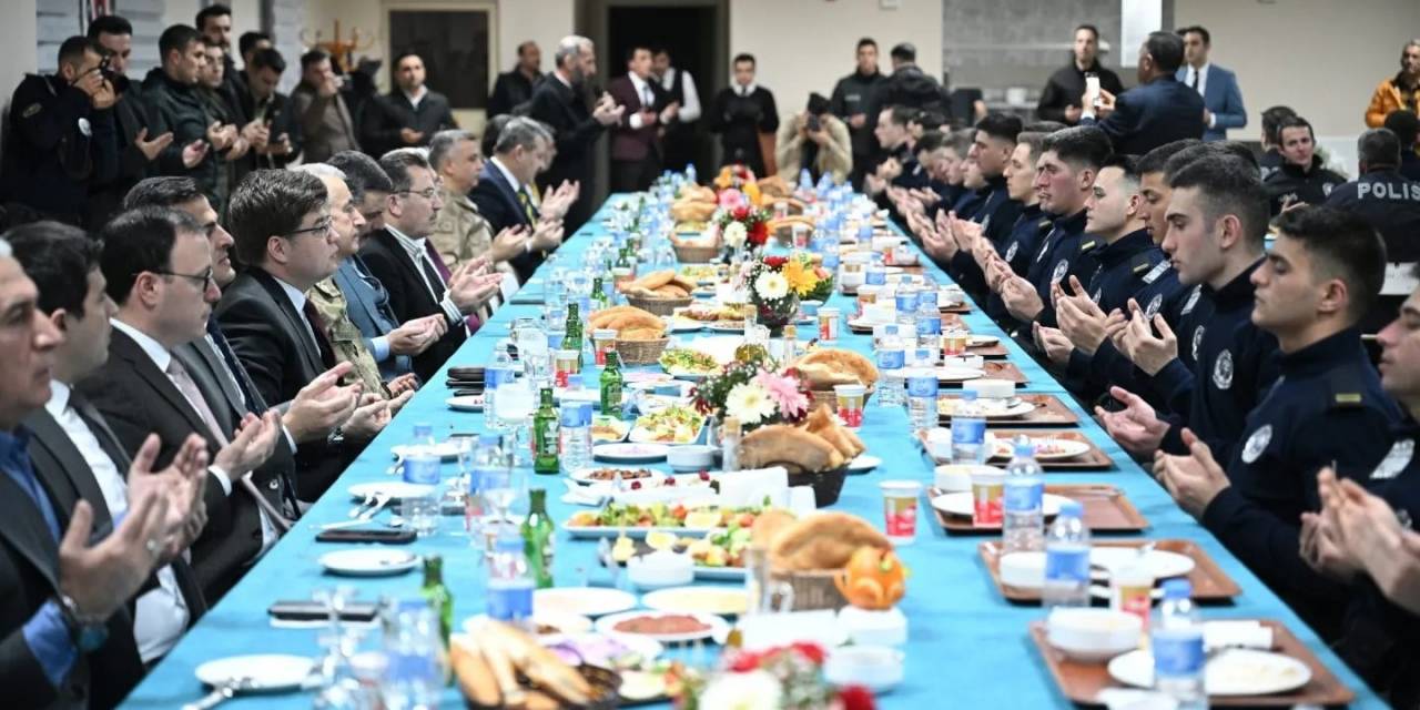 Pomem Öğrencileriyle İftarda Buluştular