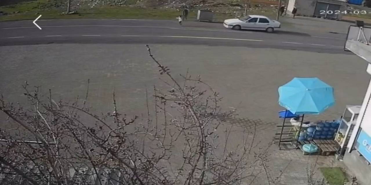 Siverek’te Otomobilin Çocuğa Çarpma Anı Güvenlik Kamerasında