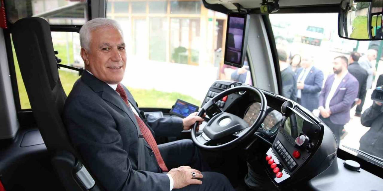 Bozbey: “Bursa’yı Tanıştıracağımız Metrobüs İçin Ön Siparişi Verdik”