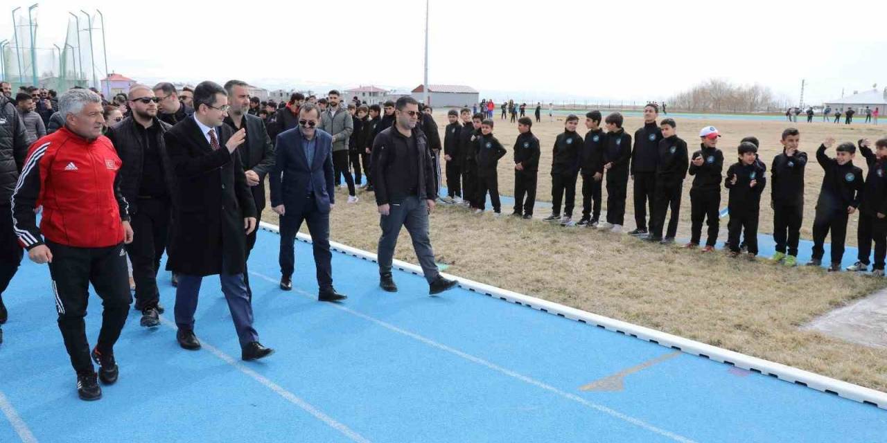 İpekyolu’nda 8 Kulvarlı Atletizm Pisti Hizmete Açıldı