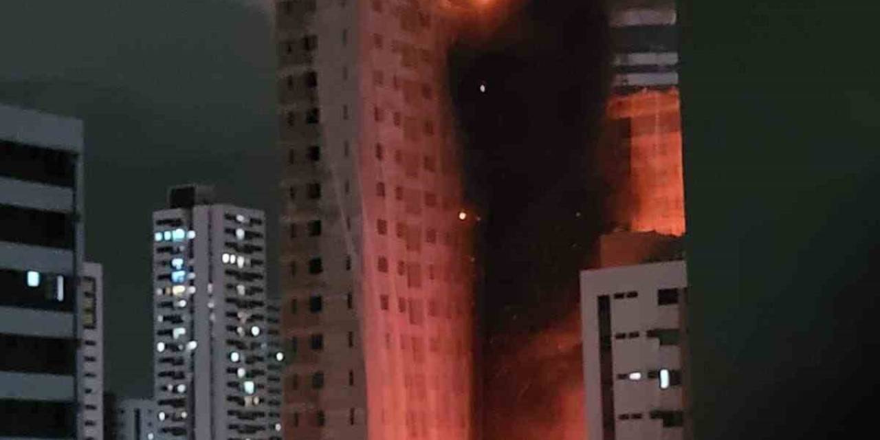 Brezilya’da İnşaat Halindeki 33 Katlı Binayı Alevler Sardı
