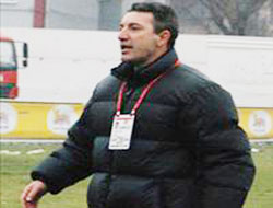Denizlispor'un teknik direktörü Güller istifa etti