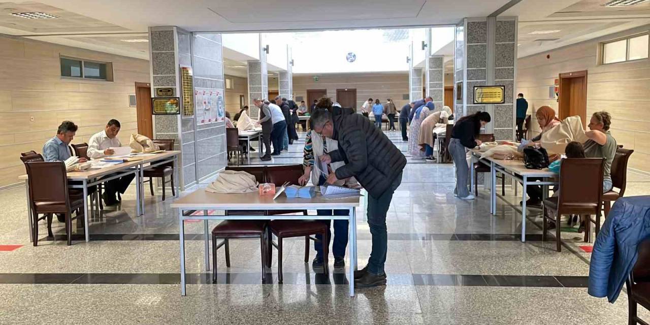 Trakya’da Sandık Başkanlarına Torbalar Teslim Edildi