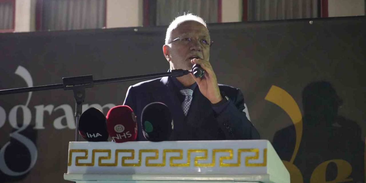 Bakan Işıkhan Ve Ak Parti’li Elitaş, Niğdelilerle İftarda Bir Araya Geldi