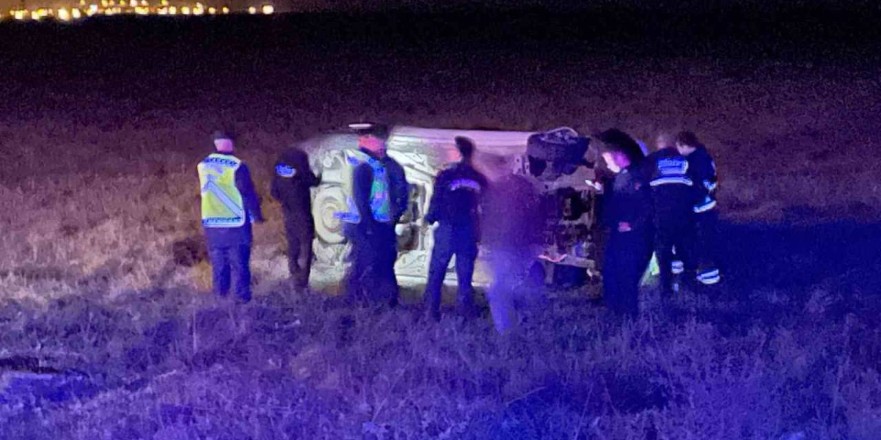 Kontrolden Çıkan Araç Tarlaya Uçtu: 1 Yaralı