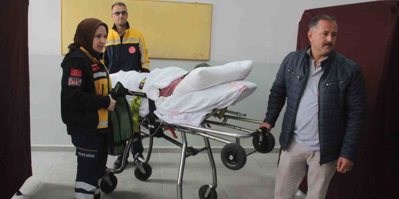 Sandığa Gitmekte Zorlanan Hastaların Yardımına Sağlık Ekipleri Yetişecek