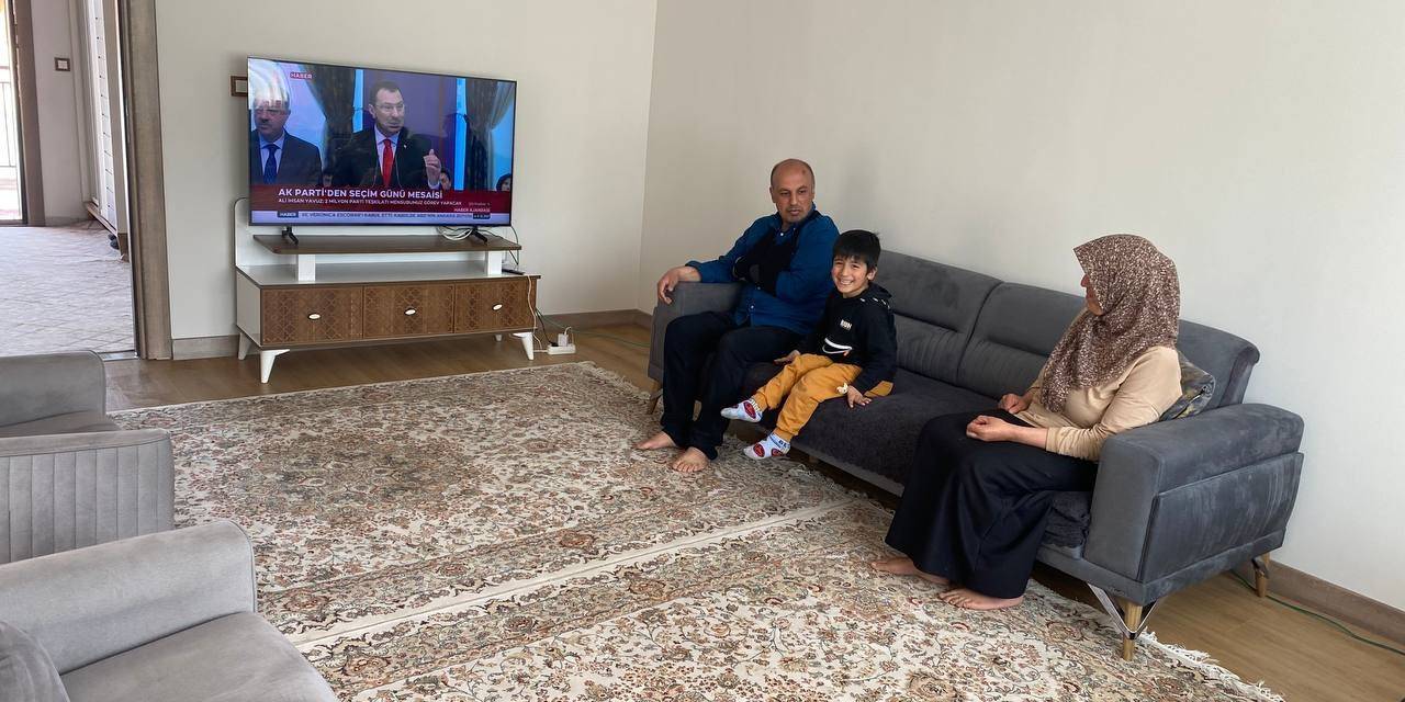 Depremzedeler Teslim Alıp Yerleştikleri Köy Evlerinden Oldukça Memnun