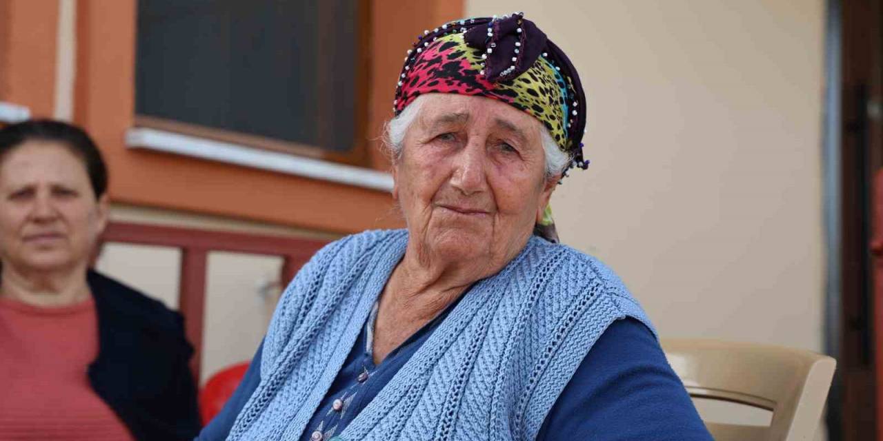 Depremin Merkezinde Depremzedeler Bir Bir Evlerine Yerleşiyor
