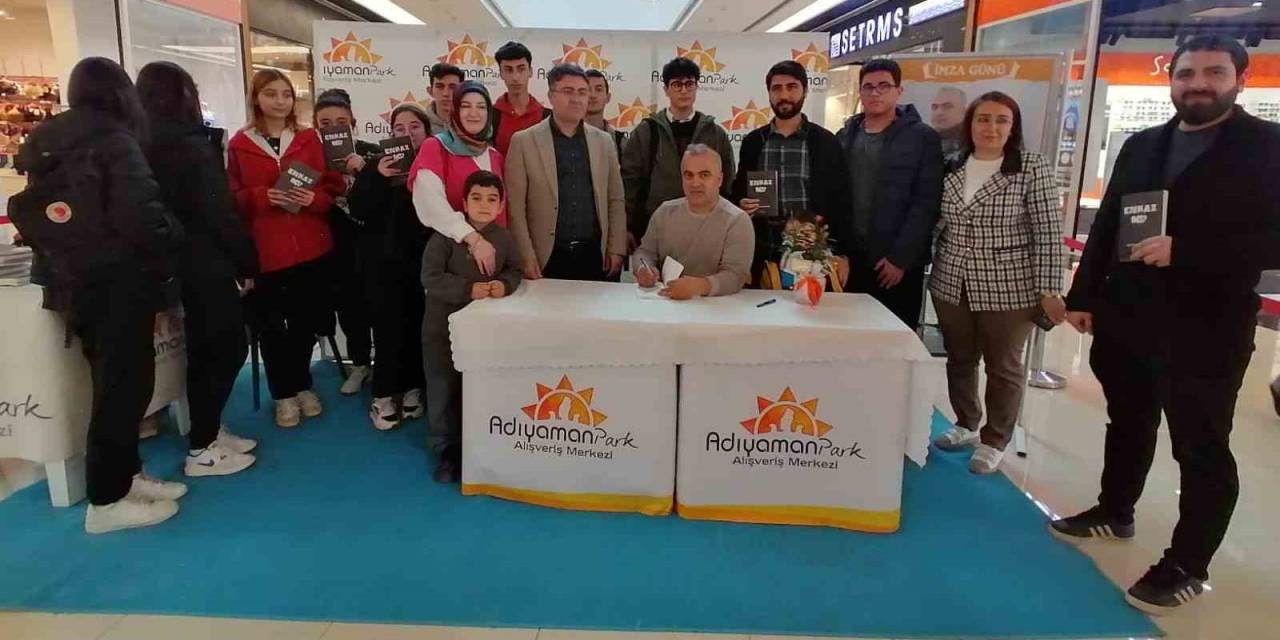 Depremi Anlatan ‘Enkaz 04:17’ Kitabı Çıktı