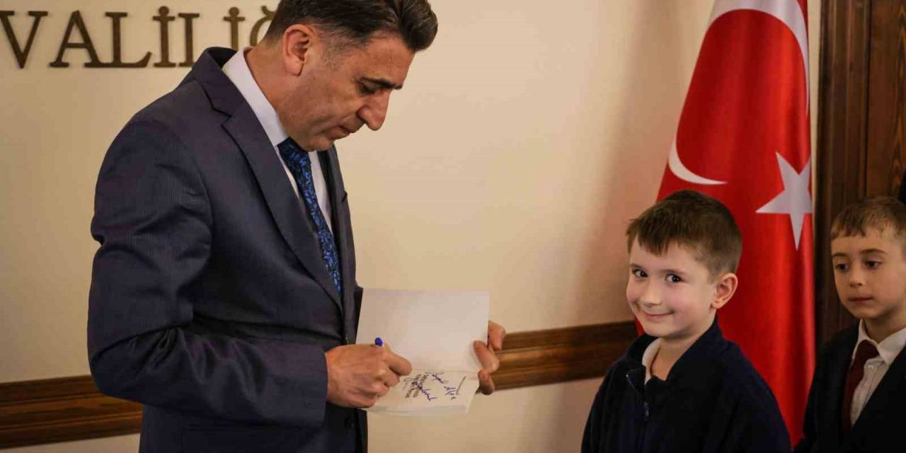 Kitap Kurtları Ödüllerini Aldı