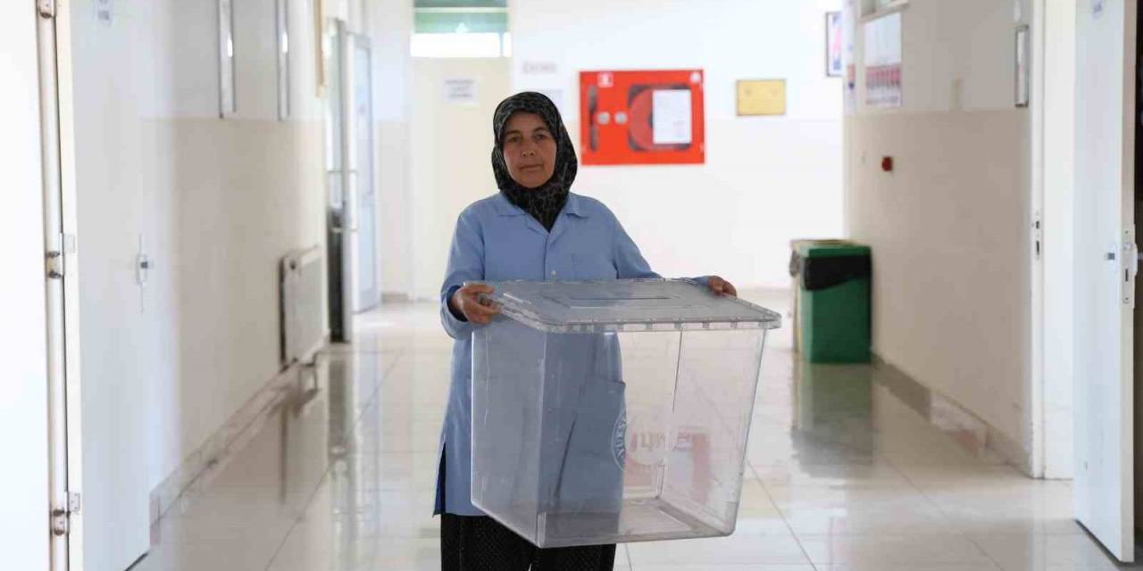 Kahramanmaraş’ta Okullarda Sandıklar Kuruldu