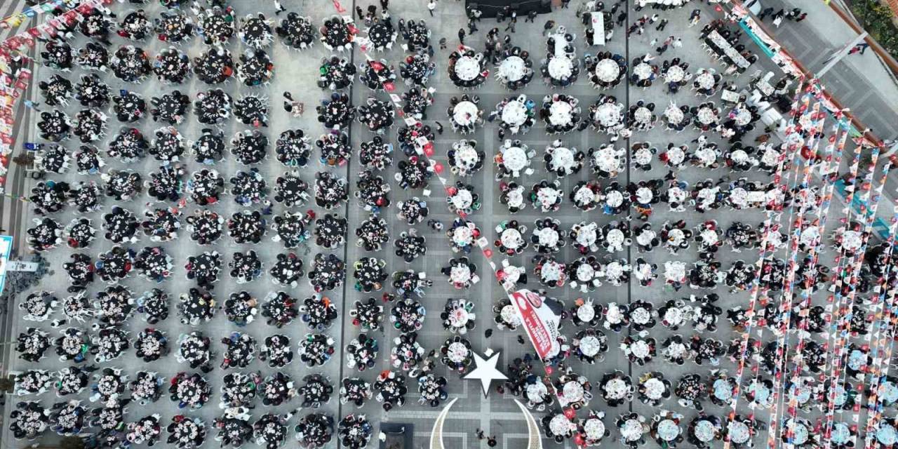Kestel Belediyesi’nden 9 Bin Kişilik Sokak İftarı