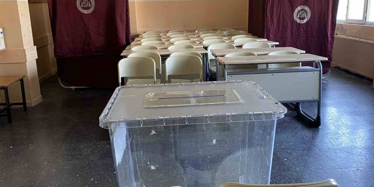 Yerel Seçimler İçin Sandıklar Kuruldu