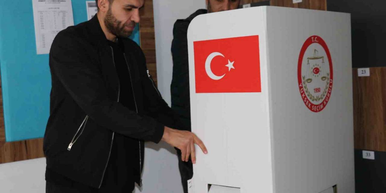 Van’da Okullarda Sandıklar Kuruldu