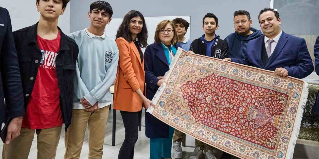 Şahin’den, Üreten Gençlere Destek Sözü