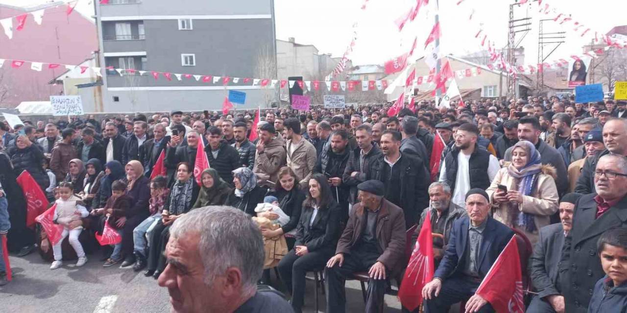 Tutak’ın İlk Kadın Adayı Partililerle Buluştu