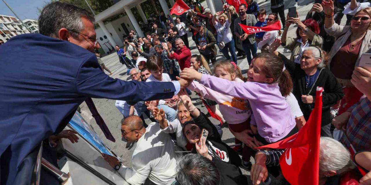 Özgür Özel, Seçime Kısa Bir Süre Kala Çalışmalarını Sürdürüyor