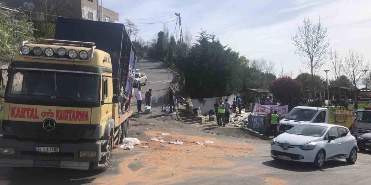 Maltepe’de Kontrolden Çıkan Kamyonet Araca Çarpıp Parka Daldı