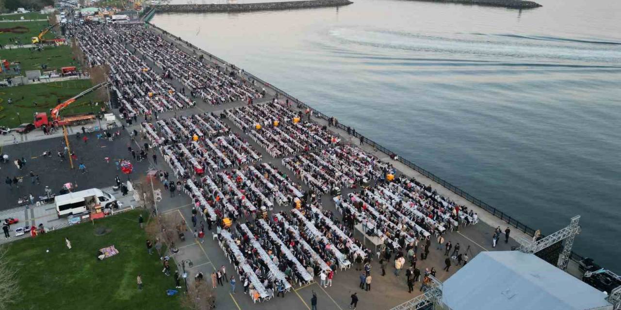 Tekirdağ’da 10 Bin Kişilik Dev İftar