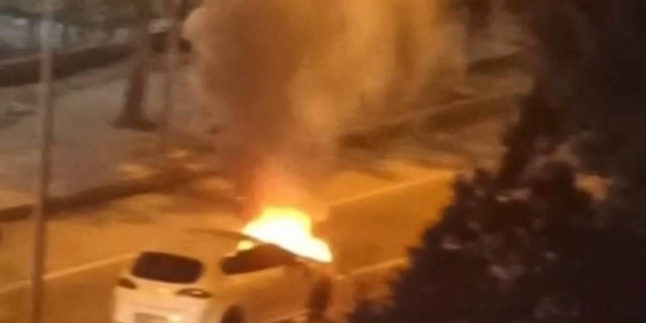 Batman’da Seyir Halindeki Otomobil Alevlere Teslim Oldu