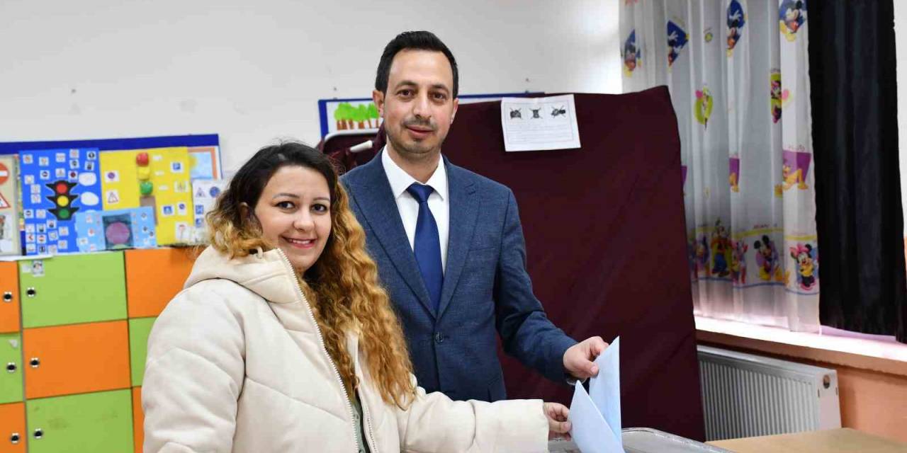 Ardahan’da Oy Kullanma İşlemi Başladı