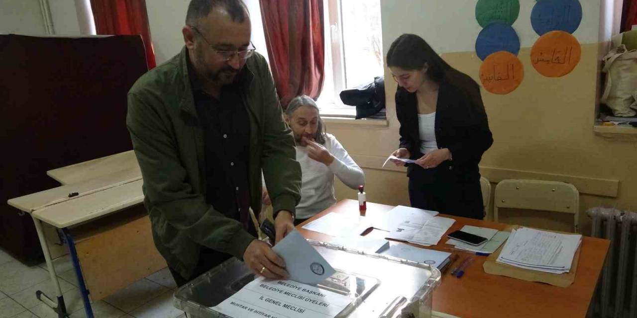 Isparta’da Seçmenler Oy Kullanmaya Başladı