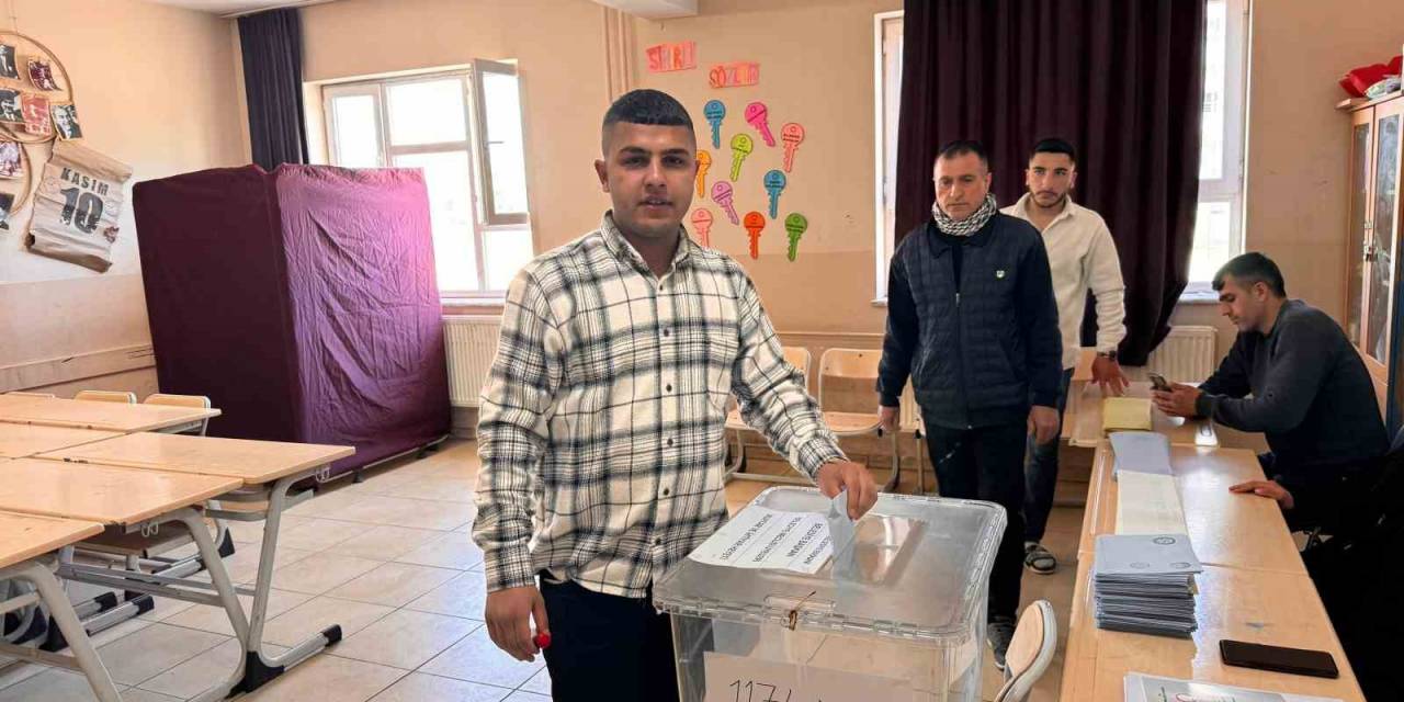 Mardin’de Oy Verme İşlemi Başladı