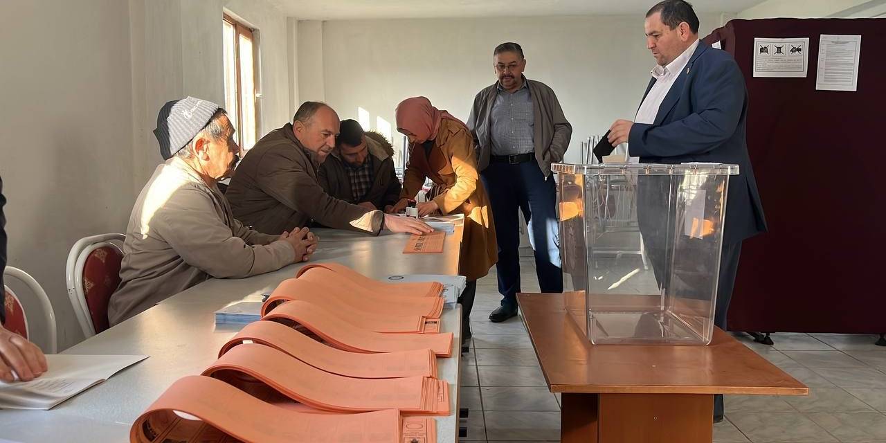 Bolu’da Seçmenler Oy Kullanmaya Başladı