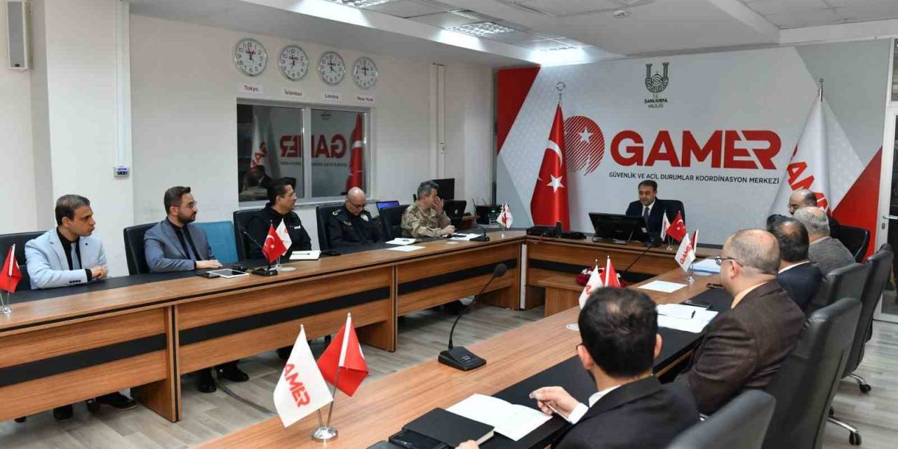 Vali Şıldak Seçim Koordinasyon Merkezinde