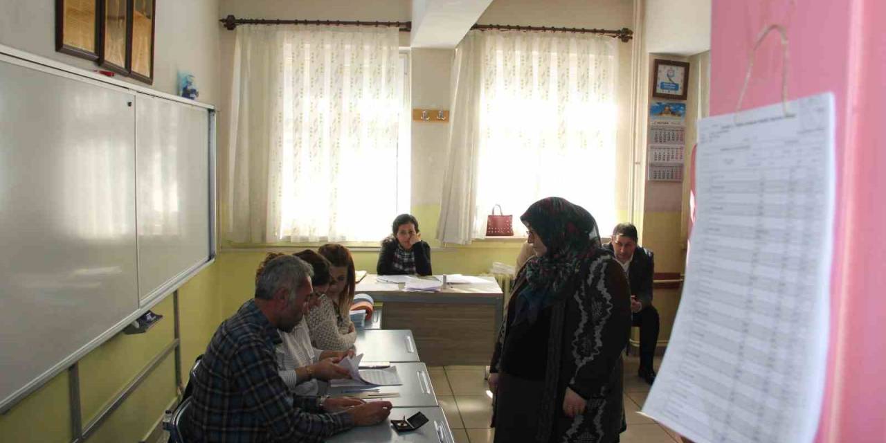 Çankırı’da Oy Kullanımı Devam Ediyor