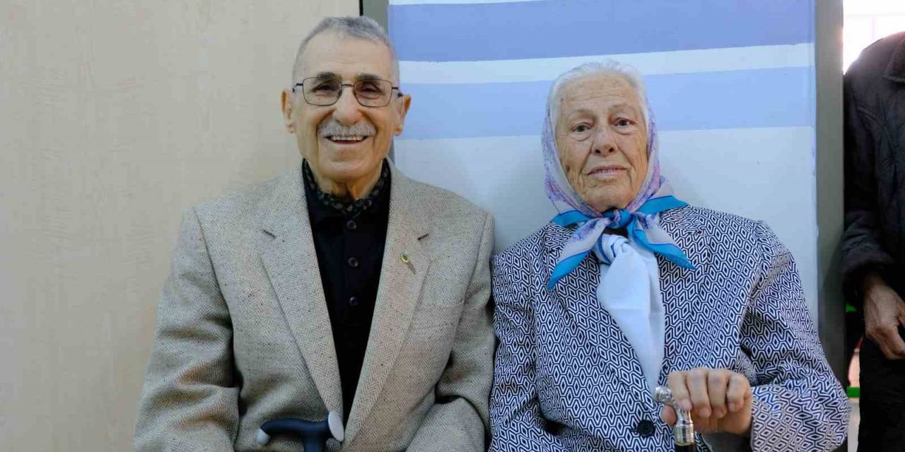 Yaşlı Ve Engelli Seçmenler Tüm Zorluklara Rağmen Vatandaşlık Görevlerini Yerine Getirdi