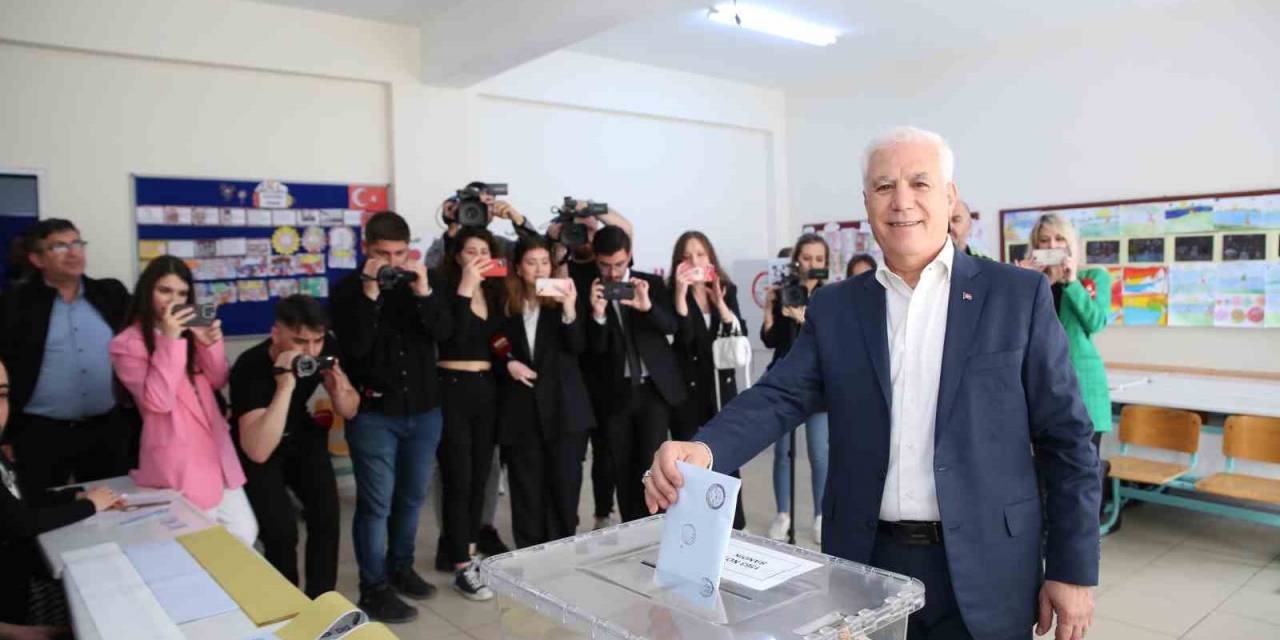 Chp Büyükşehir Belediye Başkan Adayı Bozbey Oyunu Kullandı